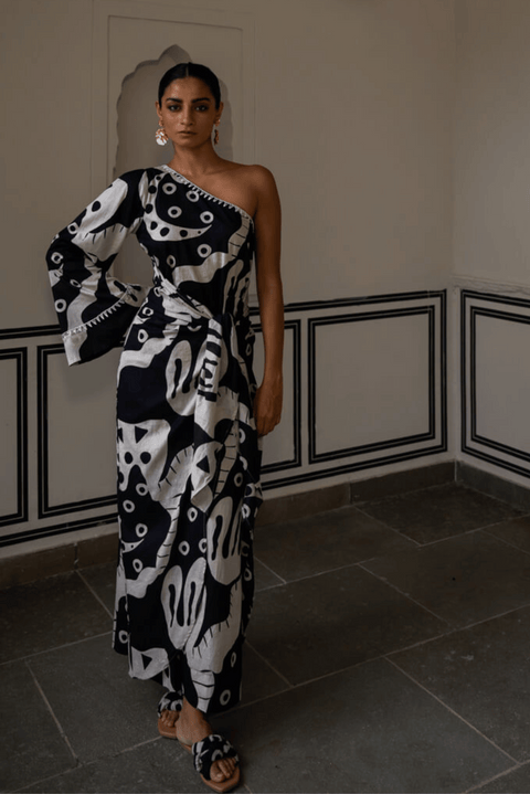 Black and white one shoulder dress clearance