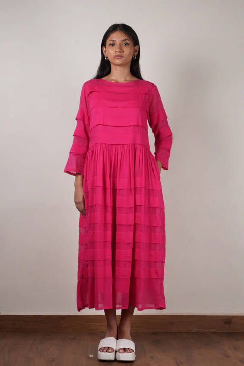 Pink dress, sustainable brand, summer mul-mul dress, pleated design, side pockets, relaxed fit, chic look, comfortable style